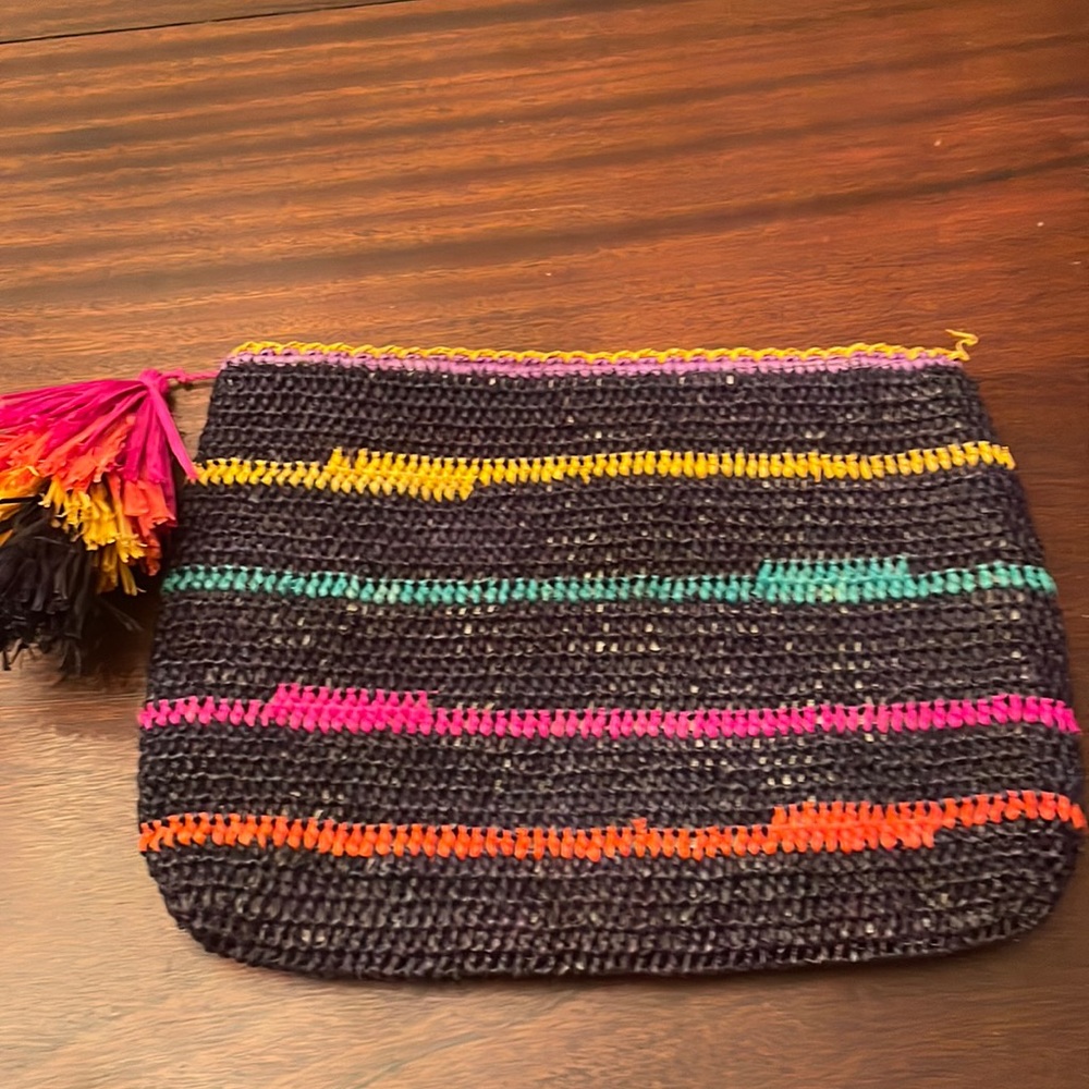 Mar Y Sol straw clutch